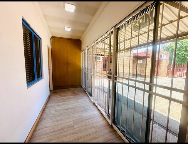 475M² MEDICAL SUITE TO LET IN ALBERTON NORTH